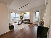家族みんなが集まるリビング。広さを重視した家族全員が集まれるリビングは、住む上で大事な空間になります。 