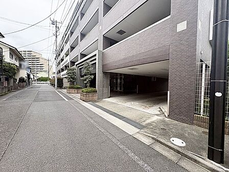 実際に室内をご見学頂くと生活のイメージが広がります。家具を置いたイメージや窓からの景色など、現地で体感ください。