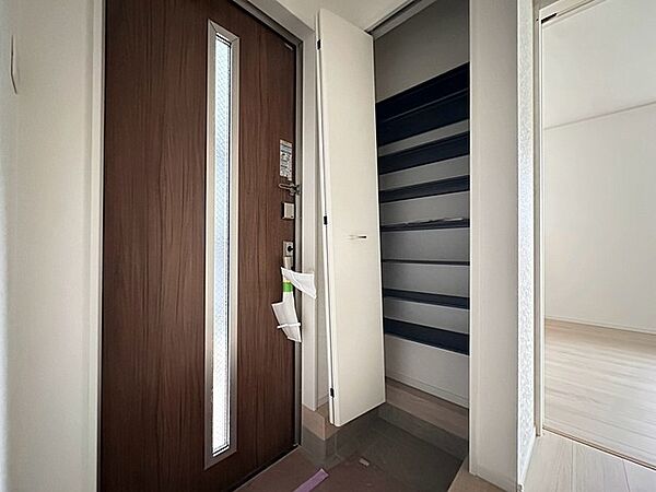 玄関を拡大表示