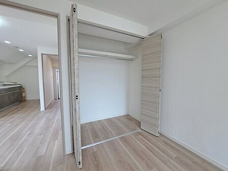 各お部屋に収納が設置されています。