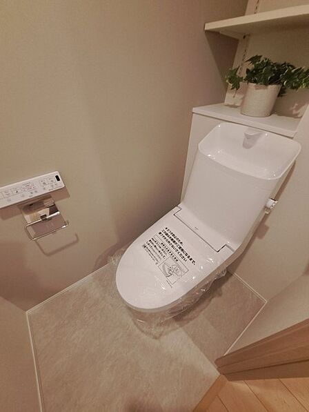 トイレにはウォシュレット機能を標準装備。