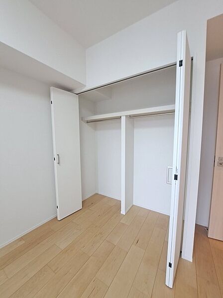 各お部屋に収納が設置されています。