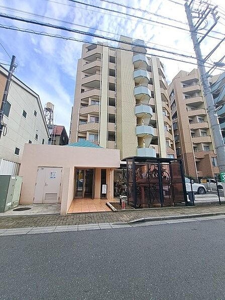 実際に室内をご見学頂くと生活のイメージが広がります。家具を置いたイメージや窓からの景色など、現地で体感ください。