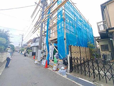 外観：建物のモデルハウスのご見学予約もスタートしました。当日のご見学予約も大歓迎ですので、お気軽にお問合せください。 