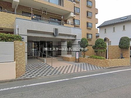 実際に室内をご見学頂くと生活のイメージが広がります。家具を置いたイメージや窓からの景色など、現地で体感ください。