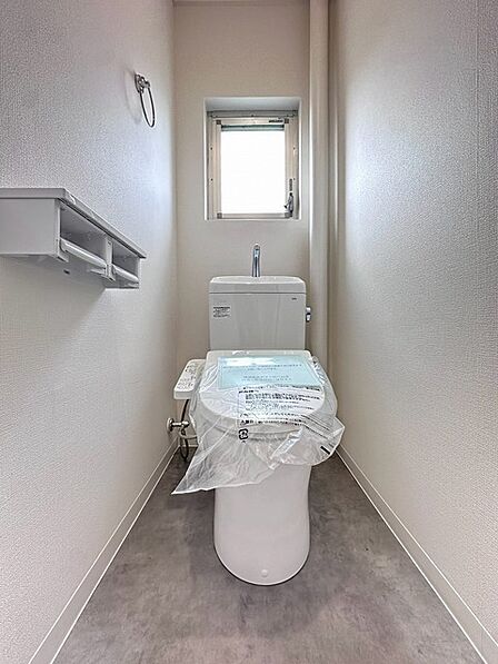 トイレにはウォシュレット機能を標準装備。