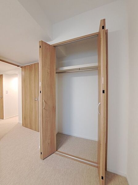 各お部屋に収納が設置されています。