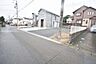 外観：現地ご見学の際、スタッフが様々なご質問に対応いたします、周辺環境、前面道路、建築可能な建物について、ぜひご相談ください。 