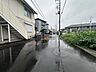 外観：周辺は住宅が建ち並ぶ閑静な住宅街です。 