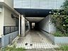 外観：現地のご見学予約もスタートしました。現地ご見学の際、スタッフが様々なご質問に対応いたします、周辺環境、前面道路、建築可能な建物について、ぜひご相談ください。