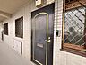 その他：丁寧なタイル貼りの外壁が整った街並みを思わせる落ち着いた共用廊下です。 