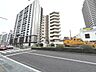 外観：整えられた周辺環境と利便性の高さを実感できるロケーションです 