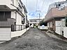 外観：角地に佇む、駅チカの邸。実際に現地をご見学頂くと生活のイメージが広がります。家具を置いたイメージや窓からの景色など、現地で体感ください。