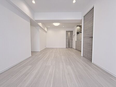 実際に室内をご見学頂くと生活のイメージが広がります。家具を置いたイメージや窓からの景色など、現地で体感ください。