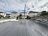 外観：現地ご見学の際、スタッフが様々なご質問に対応いたします、周辺環境、前面道路、建築可能な建物について、ぜひご相談ください。 