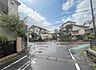 外観：安心して暮らすことのできる住宅街。　住宅地の道路は一般に交通量が少なく車などの騒音が少ないため、住民にとって静かな生活環境が提供されます。 