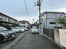 外観：安心して暮らすことのできる住宅街。　住宅地の道路は一般に交通量が少なく車などの騒音が少ないため、住民にとって静かな生活環境が提供されます。 