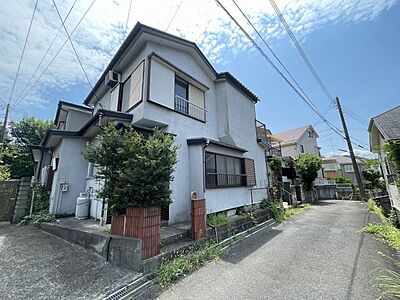 外観：現地のご見学予約もスタートしました。周辺で売りに出ている物件も沢山御座います。まとめてご見学ができますのでお気軽にお申しつけください。 