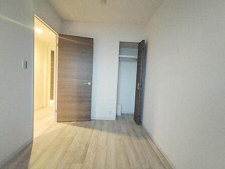 各お部屋に収納が設置されています。