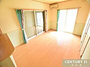 【LDK14.37帖】大切な家族が集まるからこそこだわりたい場所。休日はお日様の光をたっぷりと取り込めるリビングで家族団らんをお楽しみください。