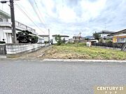 徒歩圏内にスーパー、コンビニ、クリニックなどが揃う便利な住環境！小学校が徒歩11分でお子様も安心！周辺環境なども、合わせてご案内いたします！