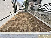 植栽など身近に緑を楽しめるお庭があります。季節ごとに変化する植物を眺めたり、お子様やペットの遊び場としてもご利用いただけます。