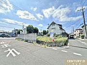 前面道路幅も広く、開放感のある立地！お車の出し入れも安心です！周辺環境も含めてご案内致します。お車で送迎も致しますのでお気軽にご連絡下さい