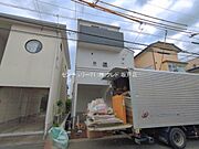 駐車場は1台分確保！ビルドインガレージとなっており、大切なお車を雨・風から守ることができます。