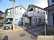 前面道路は西側4ｍ公道。車通りも少なめで、お車の出し入れも落ち着いて行えます。