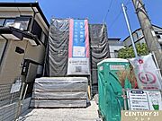 駐車1台可能なカースペース！バイクや自転車などを置くことができるスペースも確保されています。