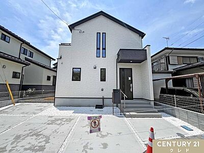 外観:長期優良住宅認定を取得した、全居室南向きの明るい3LDK。優れた耐久性と安心感を兼ね備えた、家族が長く暮らせる住まいです。 外観:長期優良住宅認定を取得した、全居室南向きの明るい3LDK。優れた耐久性と安心感を兼ね備えた、家族が長く暮らせる住まいです。