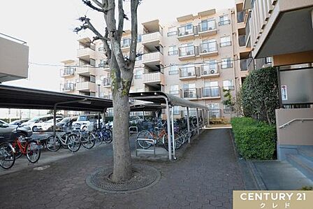 【駐輪場】通勤・通学などで自転車をお使いのご家族も安心してご利用いただけます。(空き状況は要確認)