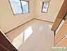 子供部屋：【洋室6帖】6帖はお子様の勉強部屋にも適した広さ！勉強机や本棚などの家具を置いてもフリースペースも確保することができます。
