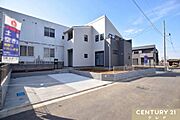 豊富な収納で家事・生活動線を確保。2世帯のご家族でもスッキリとした暮らしが実現。家族4人でも余裕の4LDKです。