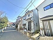 東武東上線「鶴ヶ島」駅から徒歩16分。お住まい周辺は小学校やスーパー、ドラッグストアなどが徒歩10分圏内に充実した、生活しやすい環境です。