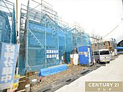 外壁と室内の工事が順調に進行しており、完成に向けて着々と進んでおります。建築中の今だからこそ見られる現地をぜひ一度ご覧ください。