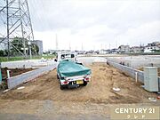 制振装置搭載、住宅性能表示制度で機能性が分かる安心のお住まい。完成に向けて基礎の段階に進みました。
