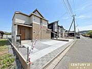 【4号棟】家事動線・収納・リビングの広さなど、4つの異なる間取りから選ぶ、理想のマイホーム。敷地69坪×並列3台駐車可能！全居室南東向きの明るい4LDK。