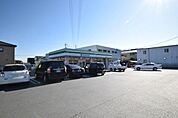 ファミリーマート 川越山田東店まで1026m