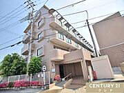 陽当りと通風に優れた南東角部屋の3LDK。リフォームにより、水回りから内装まで一新された綺麗な住まいです。