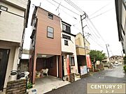 東武東上線「川越」駅まで徒歩15分。周辺には買い物に便利な商業施設や、お子様の通学に安心な教育機関が徒歩圏内に揃っています。通勤通学の快適さと暮らしやすさを兼ね備えた、ファミリーに嬉しい立地