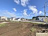 その他：JR川越線・JR八高線「高麗川」駅から徒歩10分。ヤオコー高麗川店やドラッグストアまで徒歩10分で迎えます。