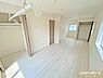 子供部屋：【洋室6帖+5.25帖】ドアと収納が2つずつあり、将来的に2部屋へ仕切ることも可能なフレキシブル設計。ライフスタイルに合わせて柔軟に使えます。