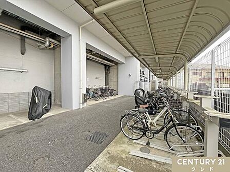 【駐輪場】通勤・通学などで自転車をお使いのご家族も安心してご利用いただけます。(空き状況は要確認)