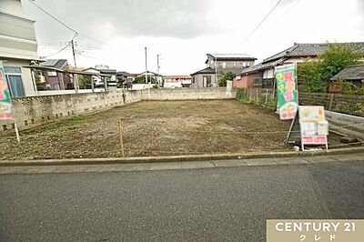 外観：南道路に面した30坪超の建築条件無し売地 全2区画。お好きなハウスメーカー・工務店で理想のマイホームを建築できます。