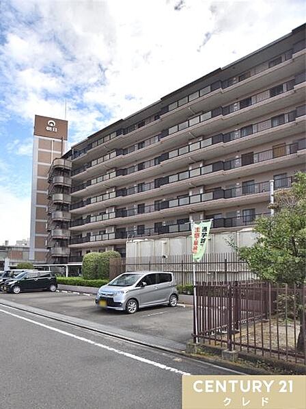 敷地内駐車場あり(平面自走式:月額10000円)※空き要確認。お車での通勤やお出かけにも便利です。