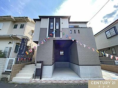 外観：税制優遇の長期優良住宅認定！制震Damper標準搭載・耐震等級3取得の地震に強い安心構造。こだわりのデザイン住宅です。