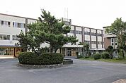 平野小学校まで871m