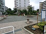 プラザ三角公園まで約150m