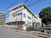 八王子市立第一小学校まで約270m